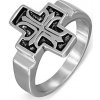 Šperky eshop - Oceľový prsteň, Fleur de Lis v patinovanom latinskom kríži BB07.13 - Veľkosť: 67 mm