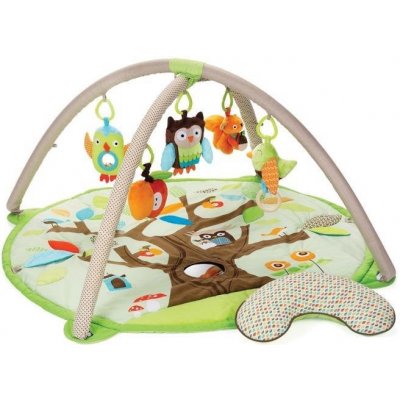 SKIP HOP Deka na hranie 5 hračiek, vankúšik Treetop Friends green-brown 0m+