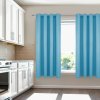 Krátky jednofarebný záves - svetlo modrý Uchytenie závesu: Dekoračné krúžky