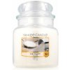 Yankee Candle Classic Medium Jar Candles vonná sviečka 411 g Baby Powder