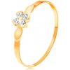 Šperky eshop - Prsteň v žltom 14K zlate - kvet zo štyroch čírych zirkónov, lesklé lístky S3GG157.77 - Veľkosť: 48 mm