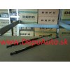Toyota AURIS 10/2006-2010 vzpery zadného kufra Sada L+P