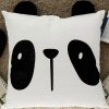 Dekoračný vankúš Panda 40 × 40 cm (Detský vankúš s motívom pandy do modernej detskej izby)