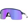 Oakley SUTRO LITE, Navy-White / Prizm violet Veľkosť: ŠTANDARDNÁ Cestné cyklistické okuliare s vymeniteľnými sklami
