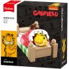 Sluban Builder M38-B1221E Garfield v posteli