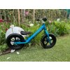 Cruzee with black wheels modré