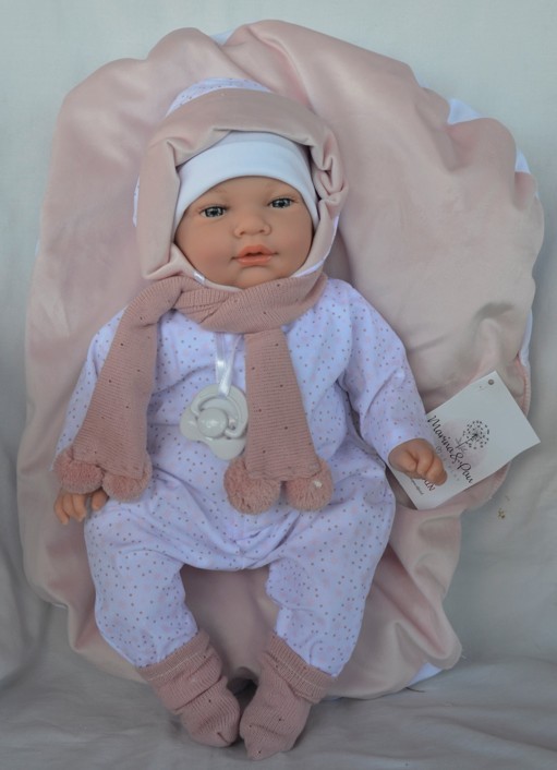 Marina & Pau Realistické miminko Míša na růžovo-bílém polštářku Sweet Baby Soft 42 cm
