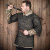 Lord of Battles Černěný kroužkový Haubergeon s polstrovanými lemy, 10 mm nenýtované kroužky
