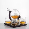 Karafa na whisky sada na drevenom stojane - Whiskey set Glóbus + 4 poháre a 9 kameňov