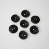 Gombík čierny s kovovým okrajom K24-2, priemer 15 mm.