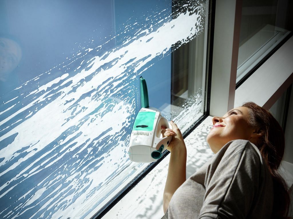 Leifheit 51016 Vysávač na okná Window Cleaner s mopom a 43 cm tyčou + Sacie  hubica 17 cm čierna od 47,9 € - Heureka.sk