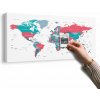 Obraz na korku mapa sveta s pastelovým nádychom