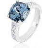 Šperky eshop - Strieborný prsteň 925 - zirkónový štvorec tmavomodrej farby a číre zirkóny BB03.09 - Veľkosť: 51 mm