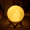 8 cm Nočná lampa v tvare Mesiaca – Farebná LED lampa na batérie