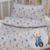 Biante Detské bavlnené posteľné obliečky do postieľky Sandra SA-599 Medvedíky na motorkách a skateboardoch na svetlo sivomodrom Do postieľky 90x140 a 40x60 cm