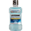 Listerine Stay White ústna voda s bieliacim účinkom príchuť Arctic Mint (Antibacterial Mouthwash) 250 ml