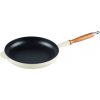Le Creuset - panvica okrúhla s drevenou rúčkou 28 cm Meringue - béžová