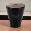 Vonná sviečka Cedar Sea s éterickými olejmi a dreveným viečkom (Elegantná trojknôtová sviečka s drevito-morskou vôňou do obývačky, spálne aj kúpeľne)