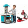 Set kuchynka skladacia elektronická Tefal Opencook Bubble Smoby červená so zvukom a magickým bublaním a trenažér s elektronickým simulátorom V8 Driver