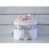 TortaNEtorta Mini plienková torta s uspávacím slonom pre dievčatko Korpus plienkovej torty Deka Bábätko už má viac ako pol roka