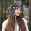 dámska čelenka na zimu s leopardím vzorom