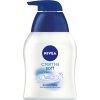 Nivea Creme Soft krémové tekuté mydlo s dávkovačom, 250 ml