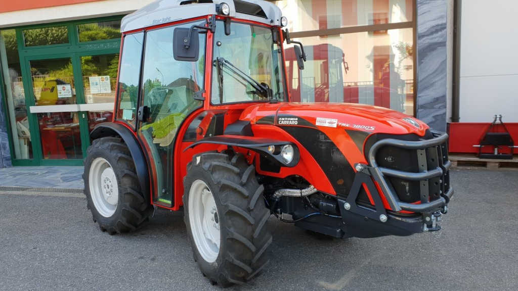 Antonio Carraro TRX7800S kabína