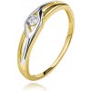 Šperky eshop - Diamantový prsteň zo 14K zlata, dvojfarebné ramená s výrezmi, číry briliant S3BT179.39 - Veľkosť: 56 mm