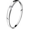 Šperky eshop - Diamantový prsteň z bieleho 14K zlata - briliant čírej farby, jemne vypuklé ramená BT181.78 - Veľkosť: 52 mm