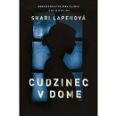 Cudzinec v dome Shari Lapena