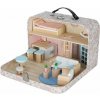 KIK Domček pre bábiky v príslušenstve kufríka drevený nábytok