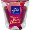 Sviečka Glade Merry Berry Cheers s vôňou vareného vína a lesných plodov v skle, doba horenia až 38 hodín 129 g