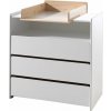 Biela nízka detská komoda z borovicového dreva s prebaľovacím pultom 90x106 cm KIDDY – Vipack