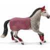 Schleich 42456 Turnajová kobyla trakénskeho kone (Sch42456)