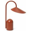 Ferm Living Prenosná lampa Arum – Oxide Red