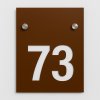 Solárne domové číslo – obdĺžnikový na výšku Farba a štýl: Hnedá tabuľa + bezpätkové čísla