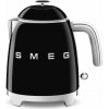 Čierna rýchlovarná kanvica z nehrdzavejúcej ocele 800 ml Retro Style – SMEG