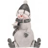 Vianočná figúrka sediaci snehuliak polyréziová šedý oblečok a čiapočka