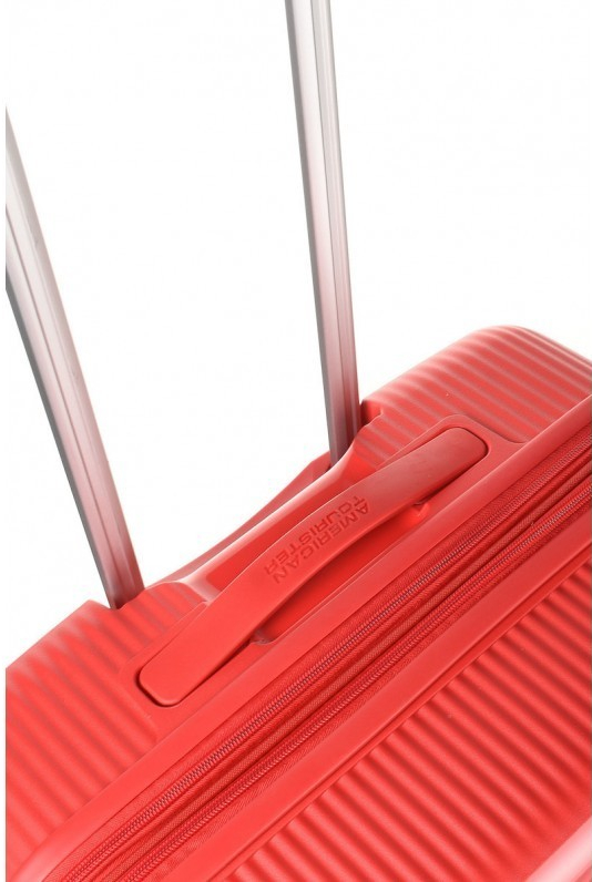 American Tourister Soundbox Spinner 32G červená 97/110 l