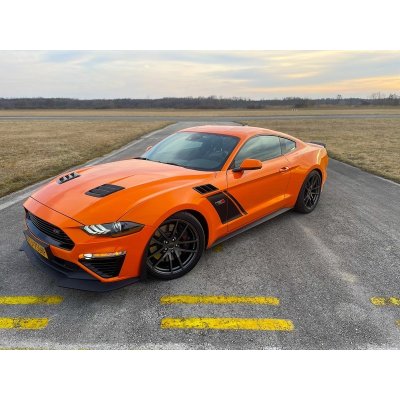 Jazda na Ford Mustang Roush v premávke a na letisku