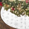 Podložka pod vianočný stromček Snowflakes 90cm Farba: Strieborná, Veľkosť: 90cm
