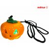 Svietiace tekvica na povrázku Halloween