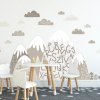 INSPIO Nálepka Nálepky na stenu - Kopce s abecedou 120x90 hviezdy a oblaky, domy a kopce hnedá, krémová, plnofarebný motív