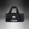 Športová taška VENUM Essential (26L) - čierna