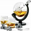 Karafa na whisky 1L v tvare glóbusu s dvoma pohármi (Dizajnový set na whisky s motívom sveta a dekoratívnou loďou)