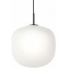Muuto Závesné svietidlo Rime Ø37, opal/black RIMPEN3701