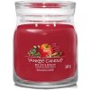 Yankee Candle Red Apple Wreath Signature stredná sviečka 368 g