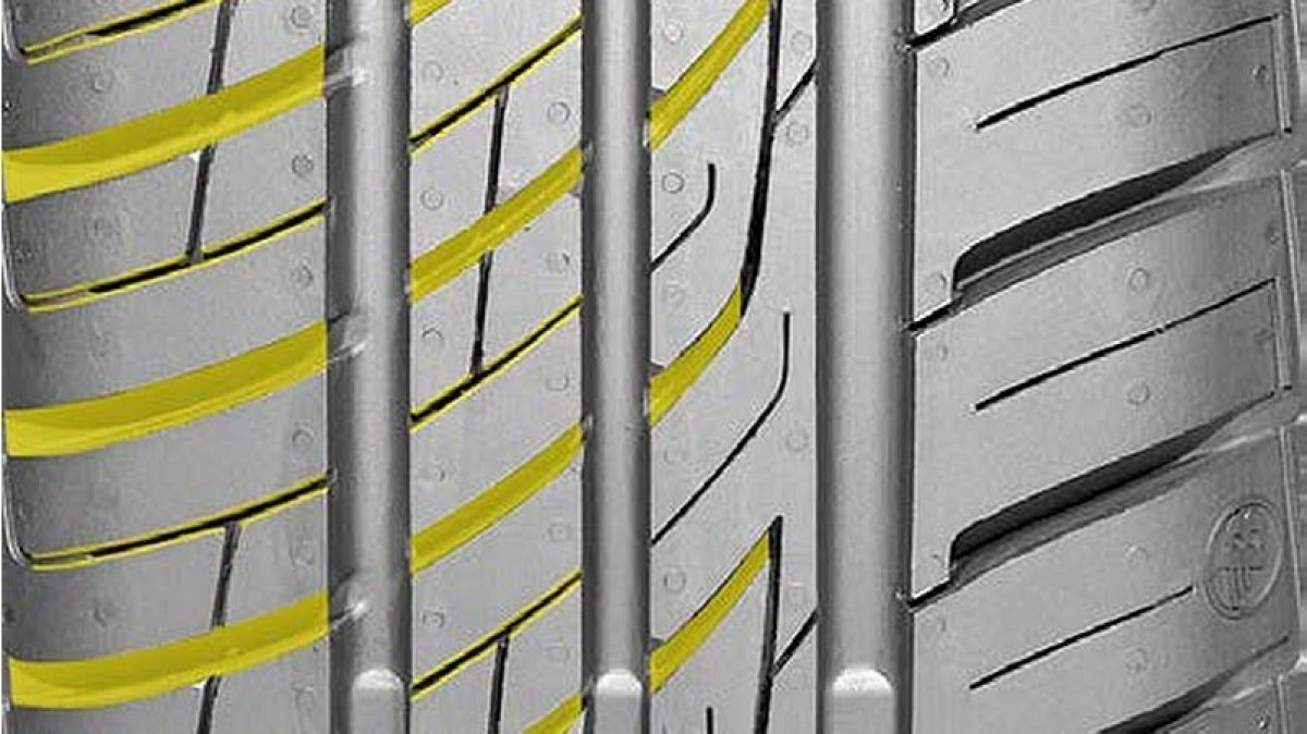 Na mokrej vozovke s istotou