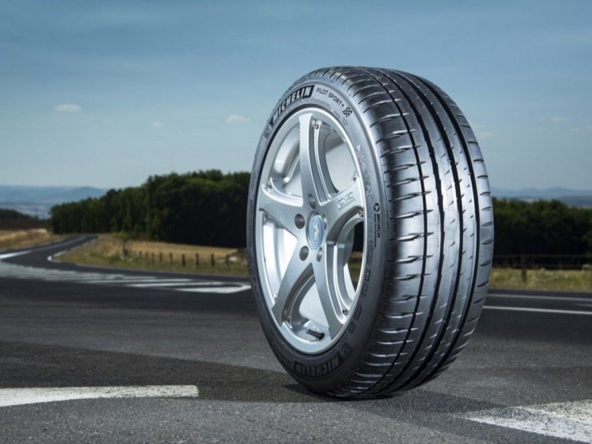 Michelin Pilot Sport 4 265/45 R19 105Y od 70,83 € - Heureka.sk