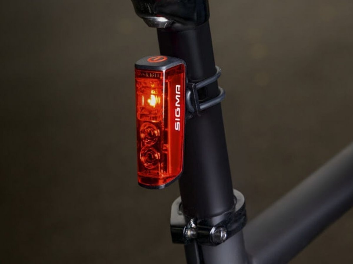 Všestranná baterka na bicykel